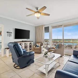  Apartment Treasure Island 0110